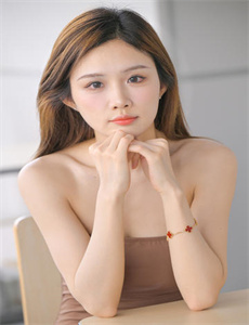《美女露乳网站-游戏王国语》