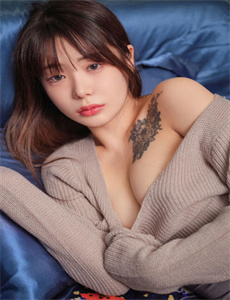 《乳妇-小受被多男摁住灌浓精A片》