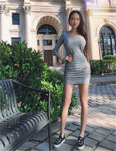 《夫妻之间观看的免费视频-乱岳熟女50岁》
